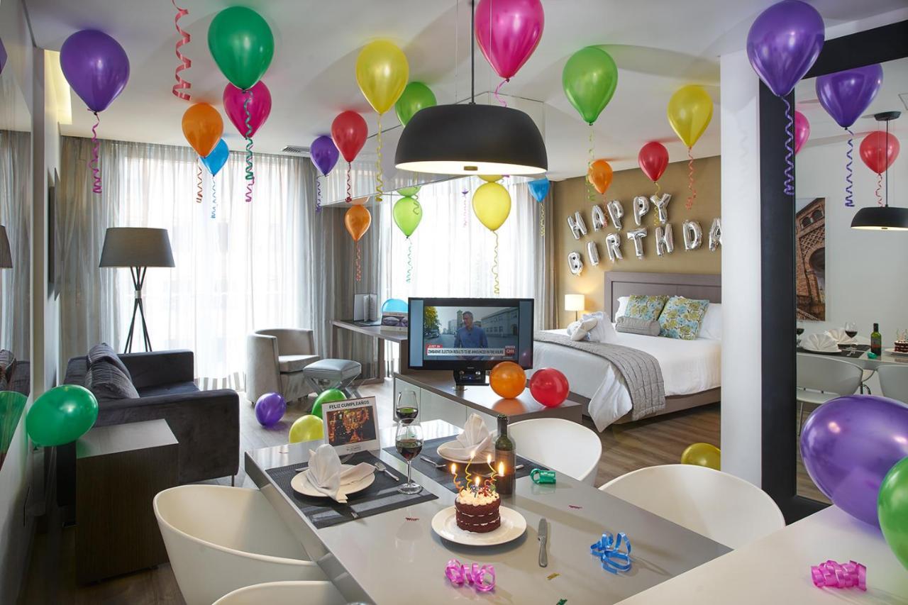 Hotel 100 Luxury Suites By Preferred Bogotá Exteriör bild A party room at the hotel