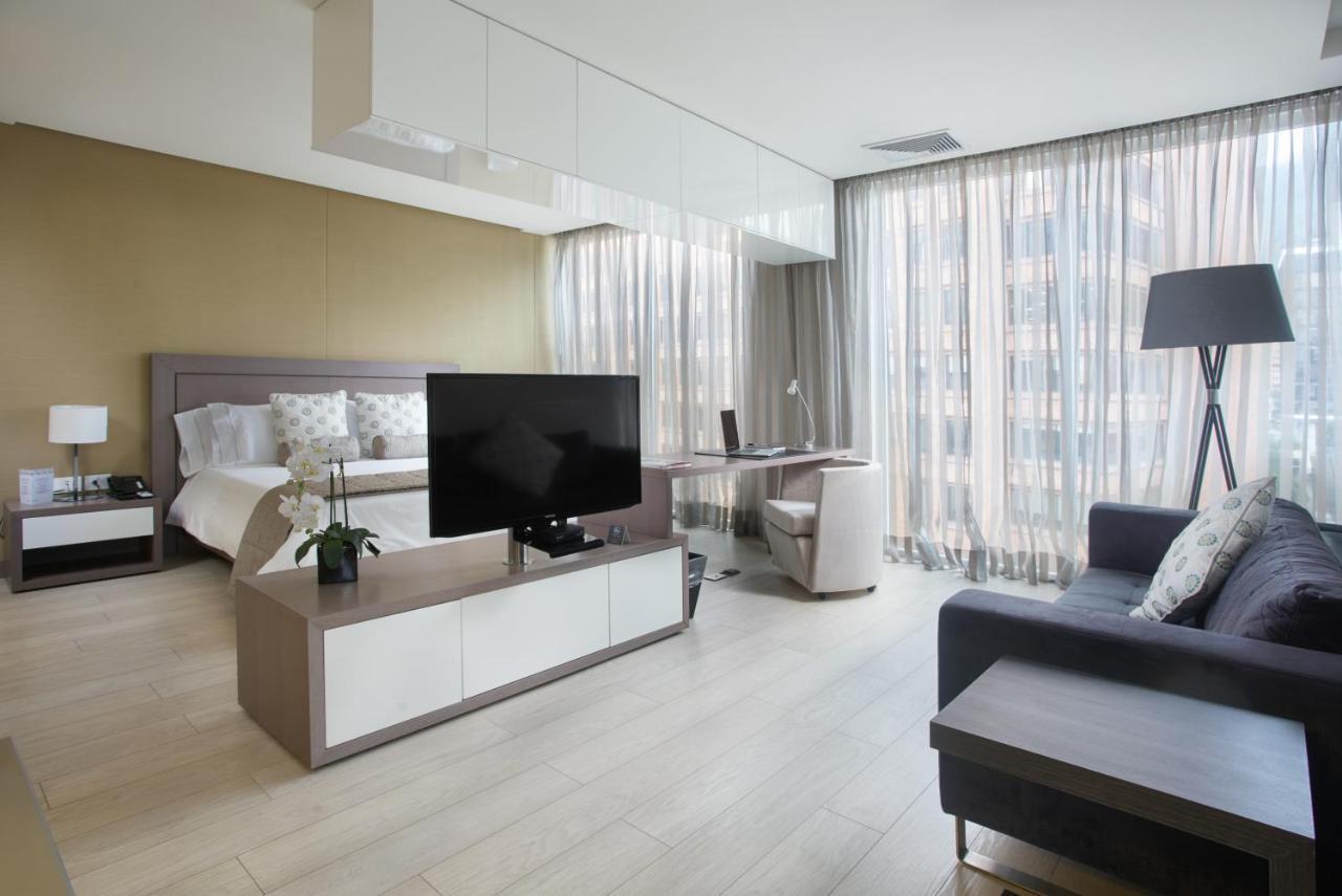 Hotel 100 Luxury Suites By Preferred Bogotá Exteriör bild A suite at the hotel
