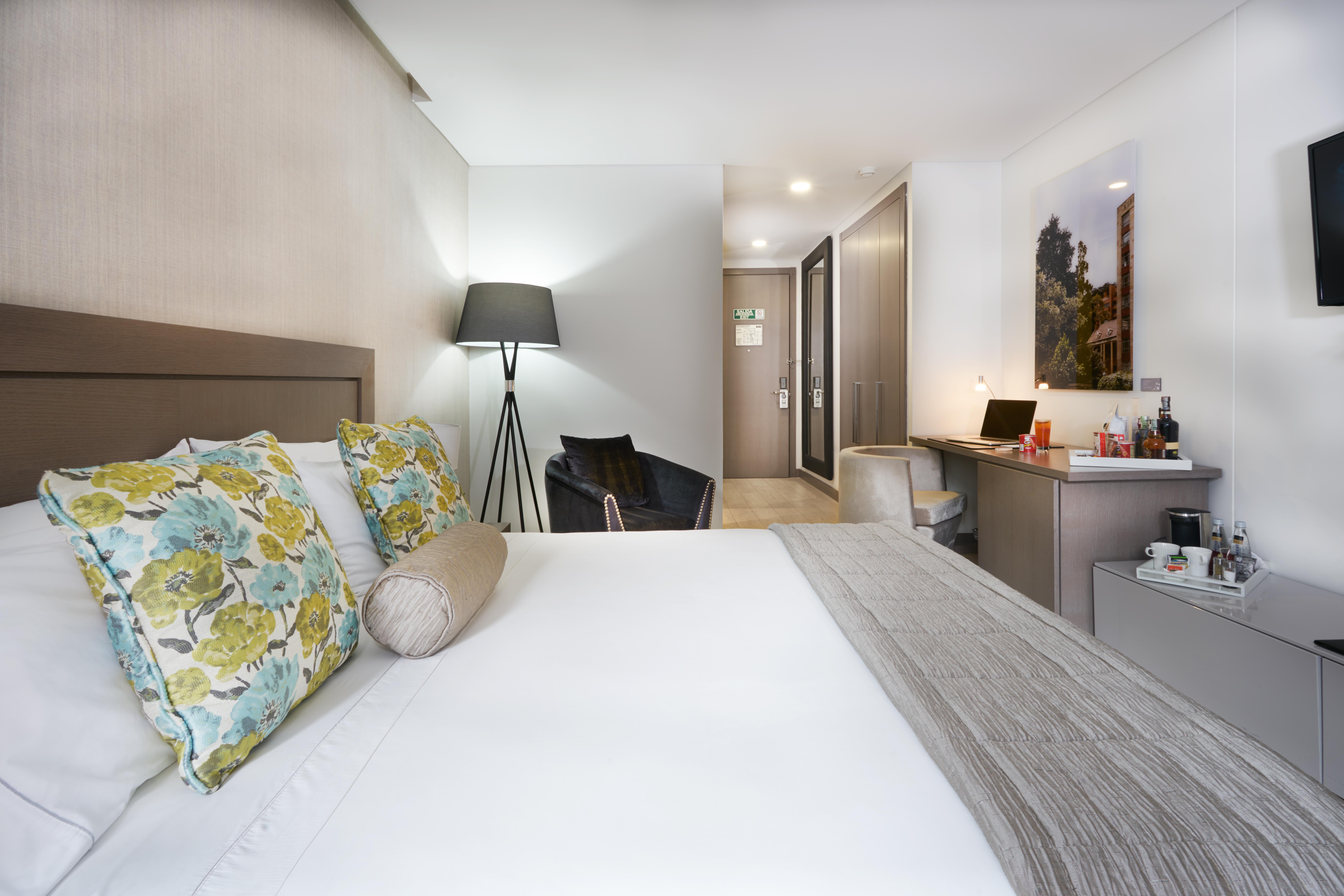 Hotel 100 Luxury Suites By Preferred Bogotá Exteriör bild Deluxe Room