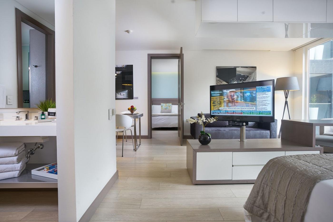 Hotel 100 Luxury Suites By Preferred Bogotá Exteriör bild A typical apartment