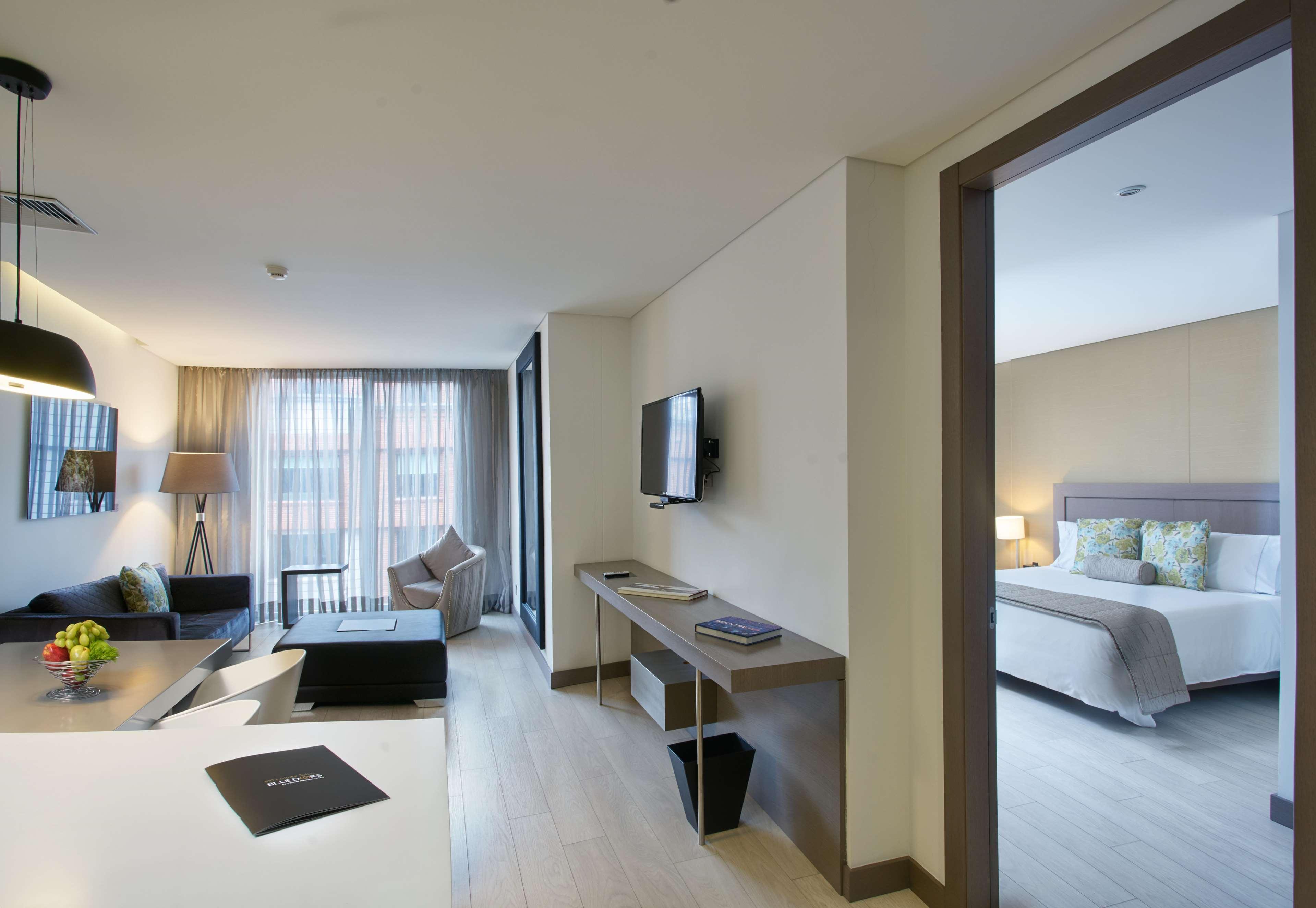 Hotel 100 Luxury Suites By Preferred Bogotá Exteriör bild Suite