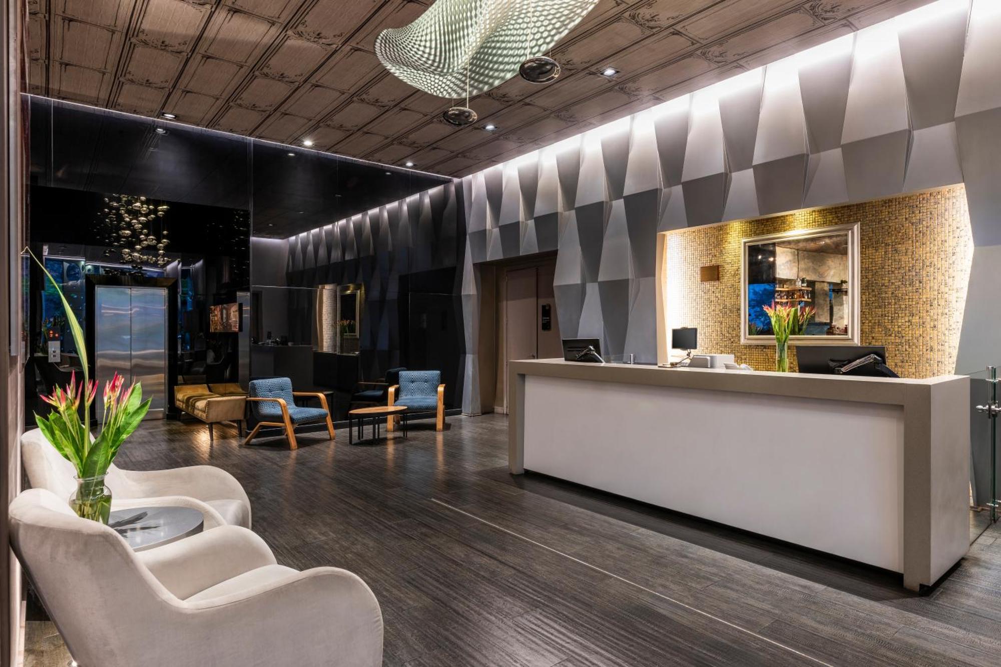 Hotel 100 Luxury Suites By Preferred Bogotá Exteriör bild The lobby of the hotel