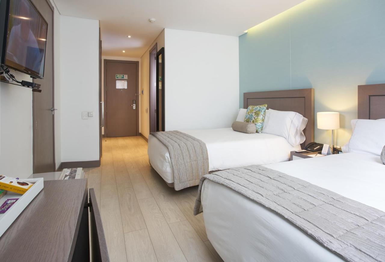 Hotel 100 Luxury Suites By Preferred Bogotá Exteriör bild A room at the hotel