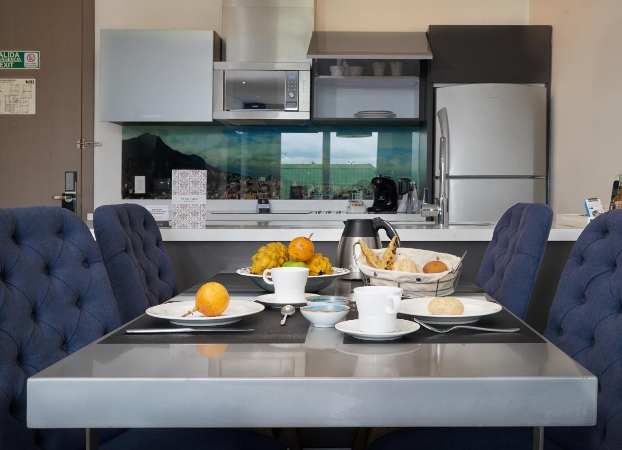 Hotel 100 Luxury Suites By Preferred Bogotá Exteriör bild A modern kitchen